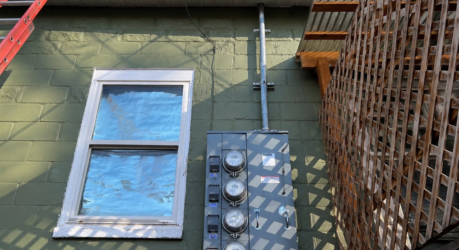 electrical scene 1600x873 nostretch